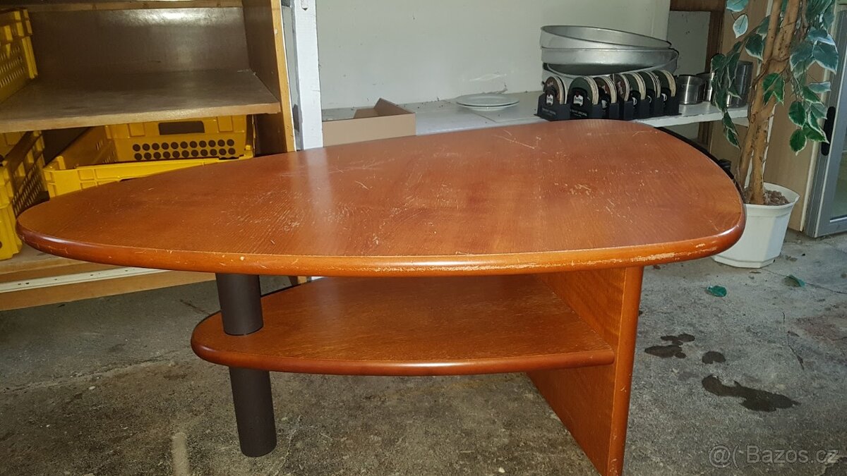 konferenční  stolek