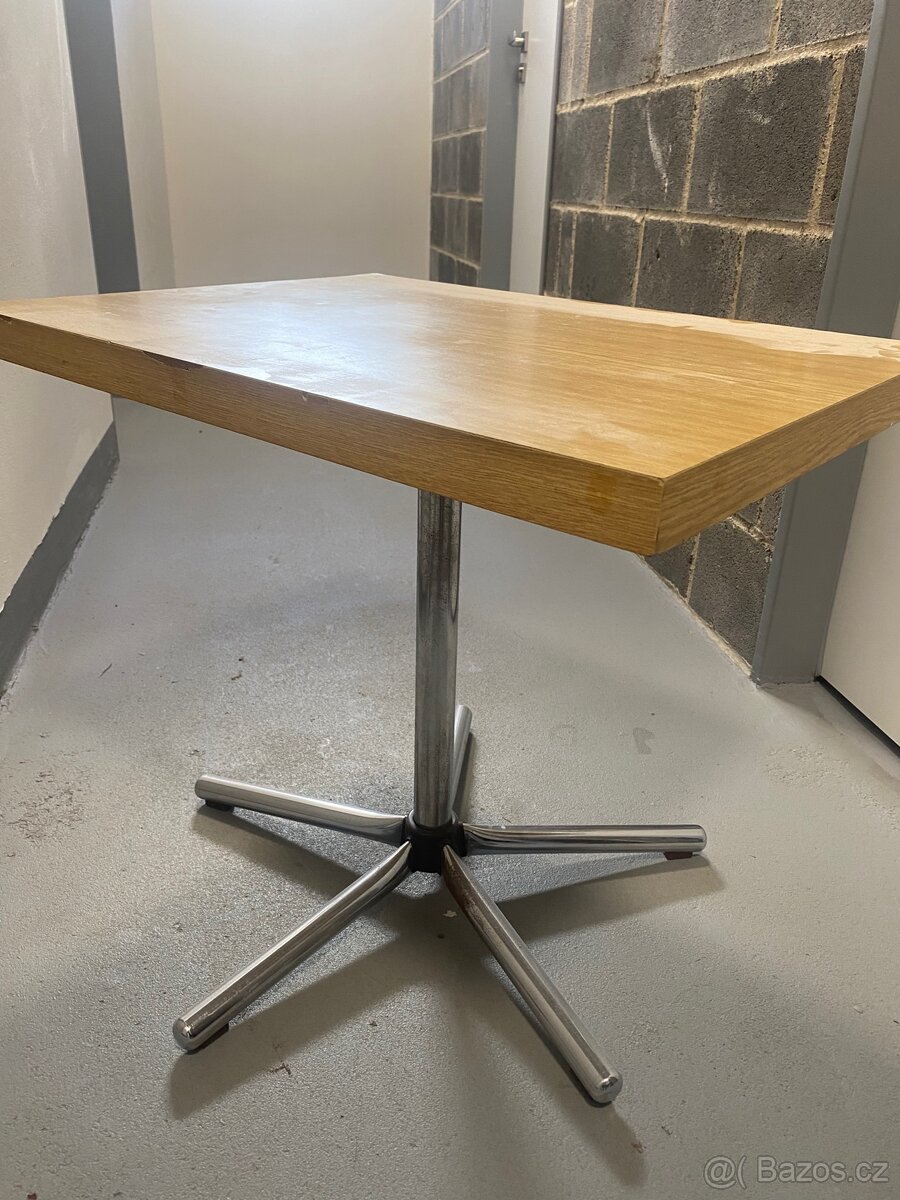 Odkládací retro stolek