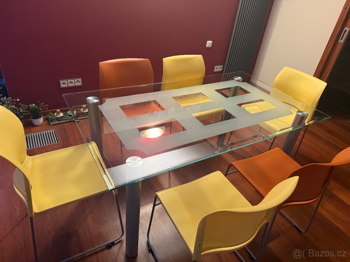 Prodám stůl + 6 židlí