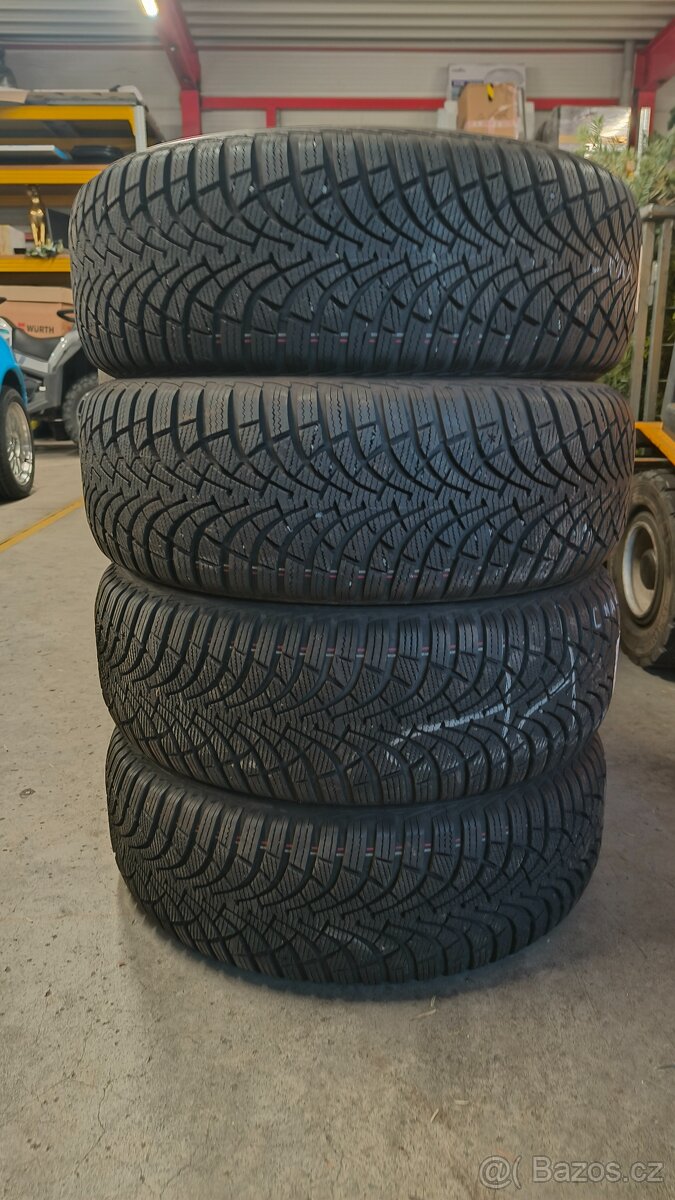 Zimni pneu Goodyear 205/55R16 94H