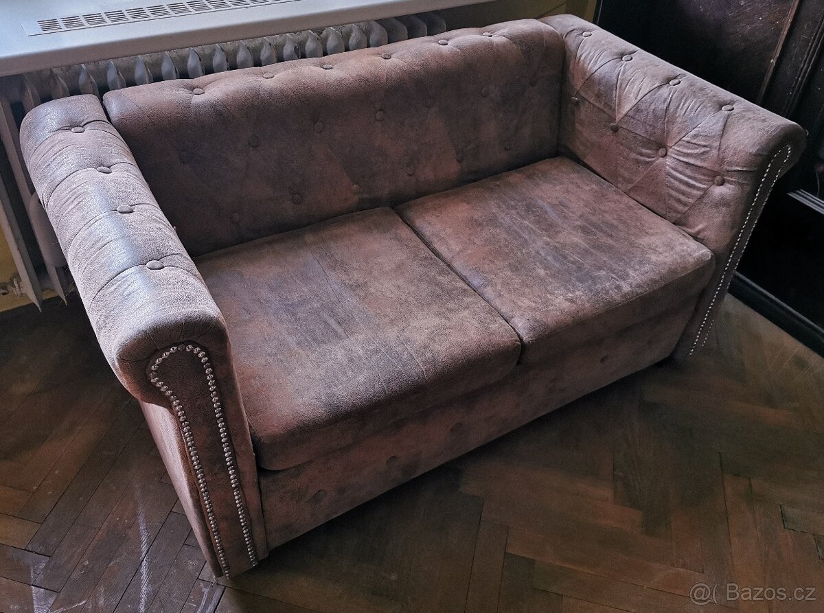 Chesterfield sedačka 2místná umělá kůže hnědá