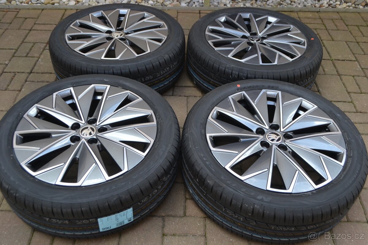 NOVÝ letní luxusní Alu komplet Škoda Scala 205/50R17