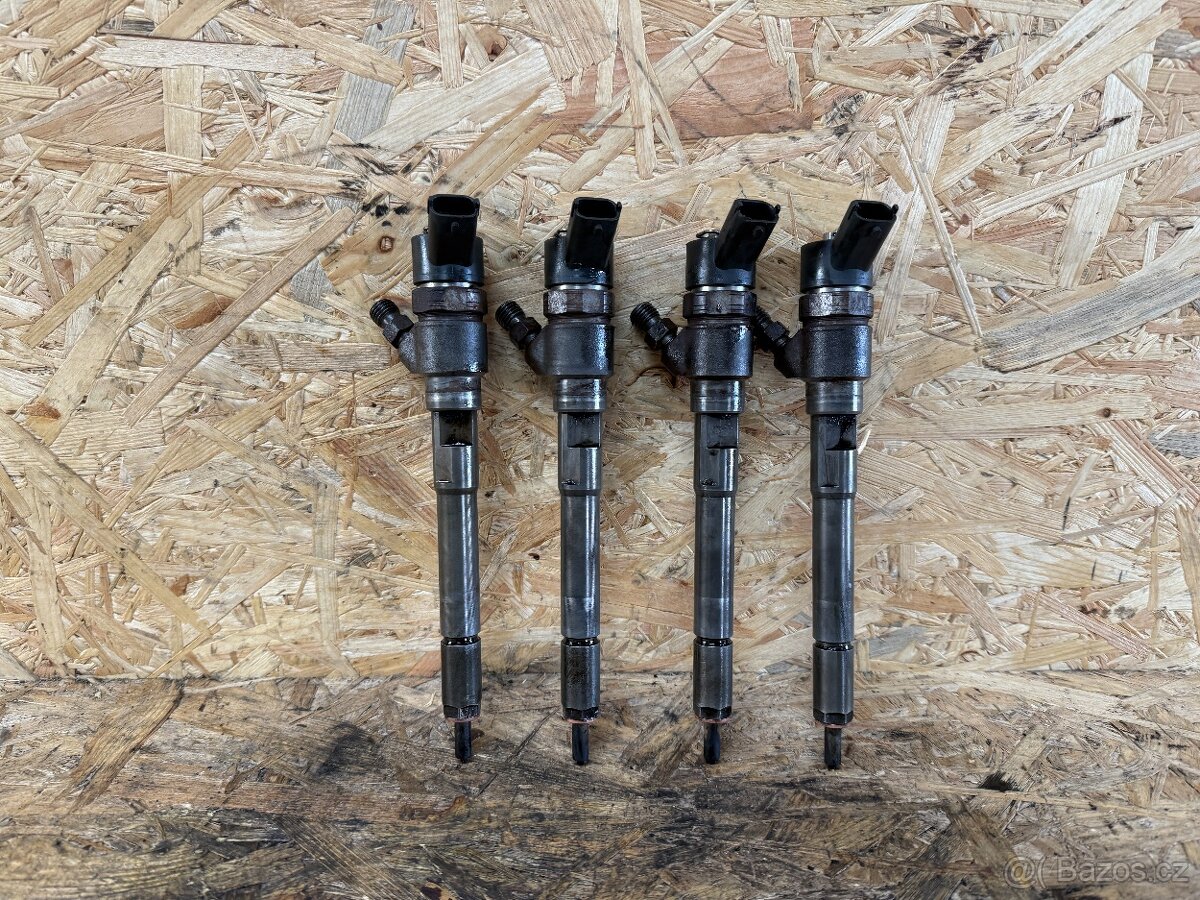 SADA VSTŘIKOVAČŮ 2.0 CRDI 103KW 0445110258 / 33800-27400