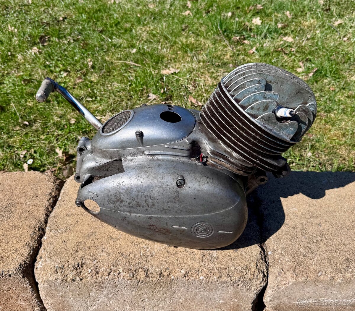 Jawa ČZ 150 352 kývačka - motor