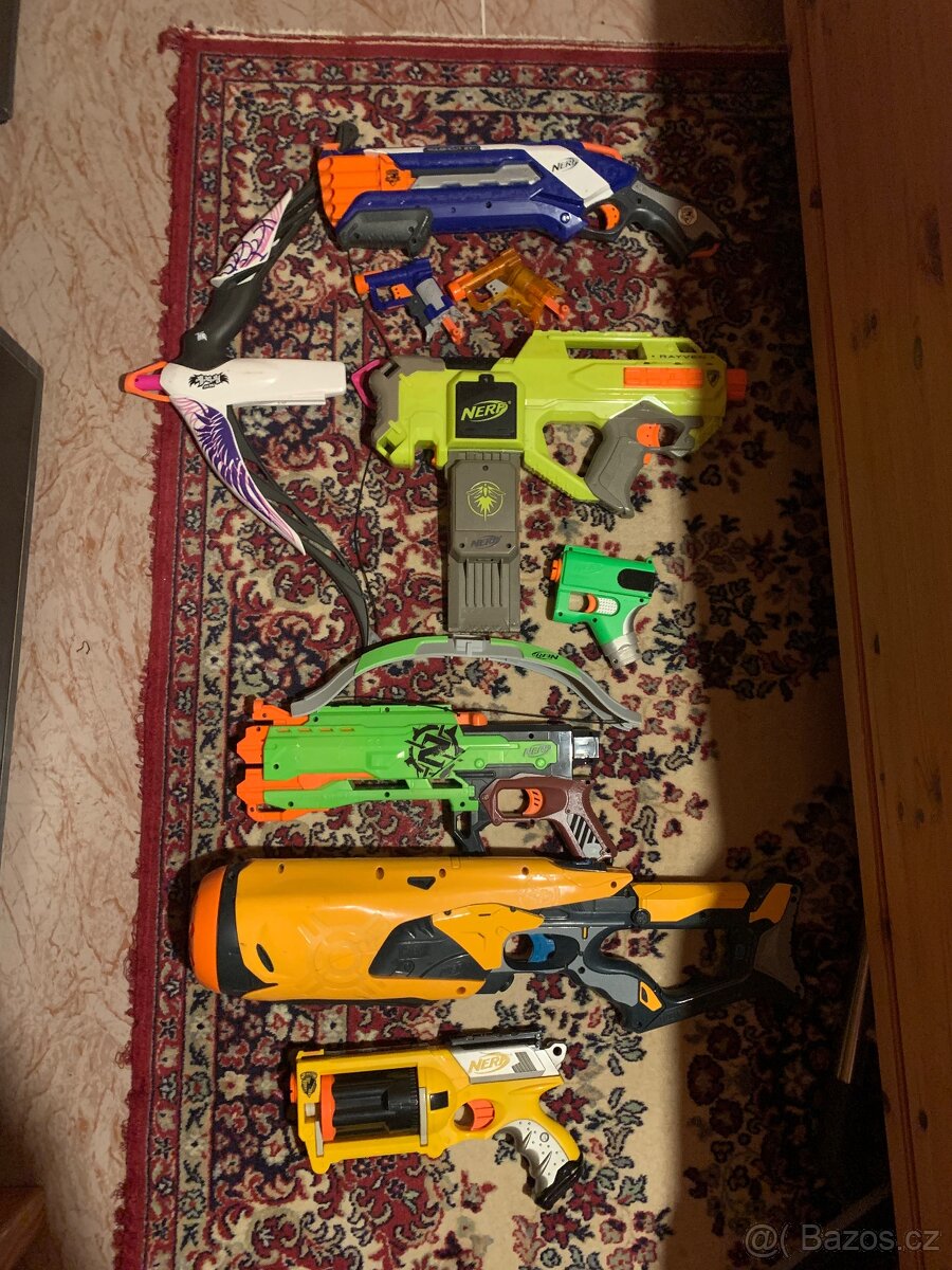SOUBOR PISTOLÍ NERF