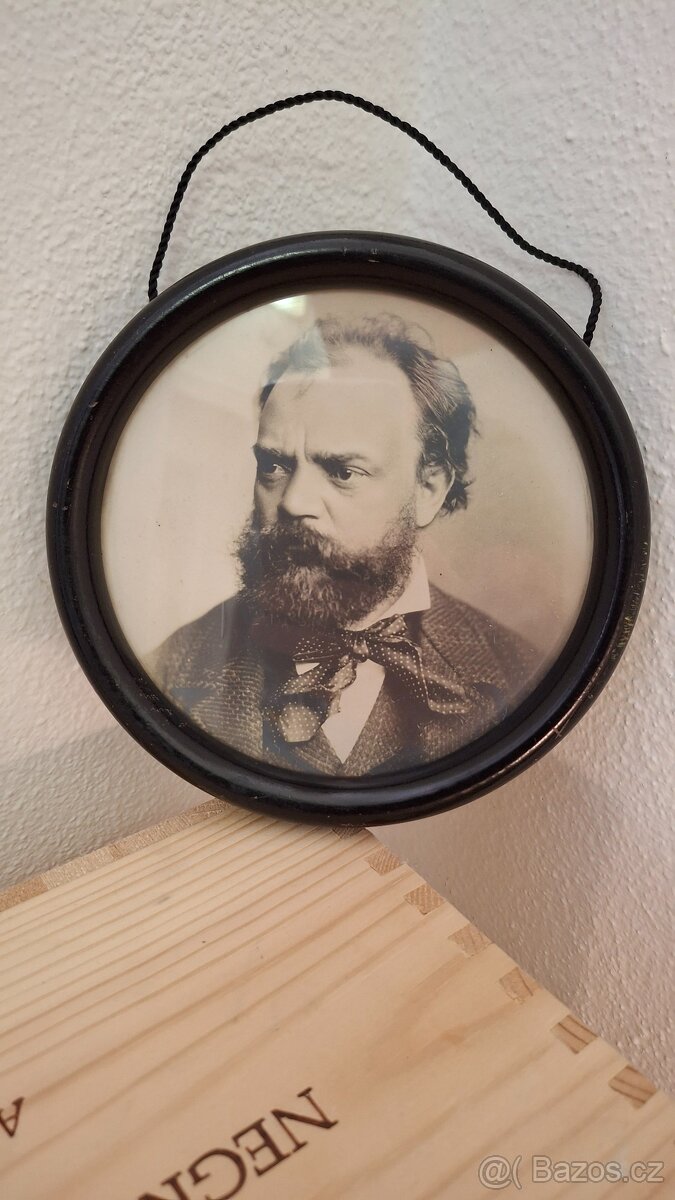 Starožitný dřevěný obrázek A. Dvořáka