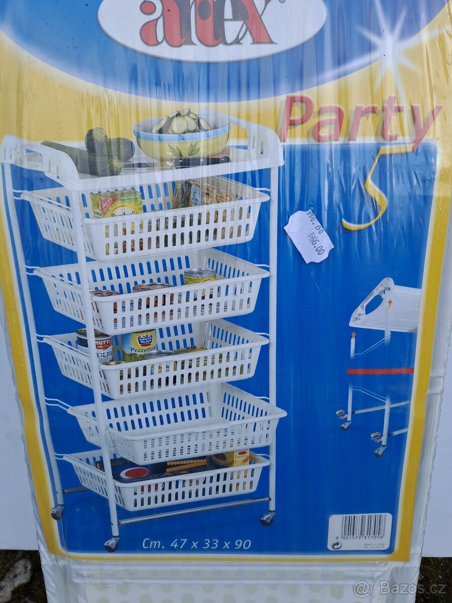 Regál kovový na kolečkách