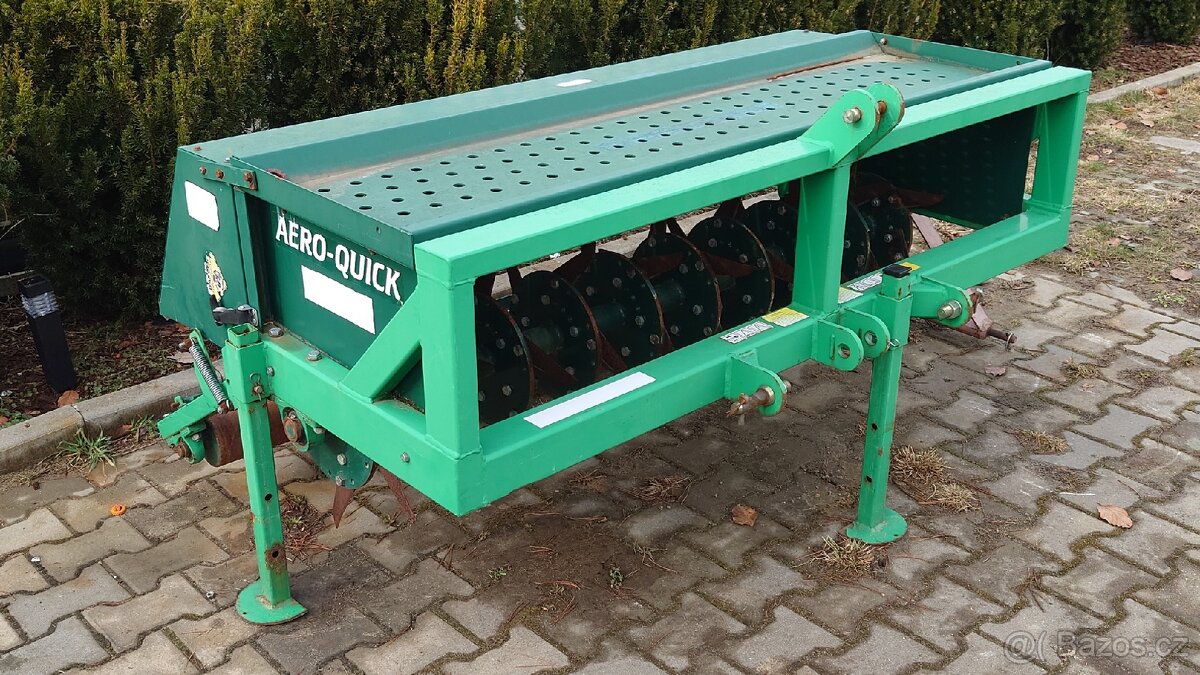 Provzdušňovač trávníků Aero Quick