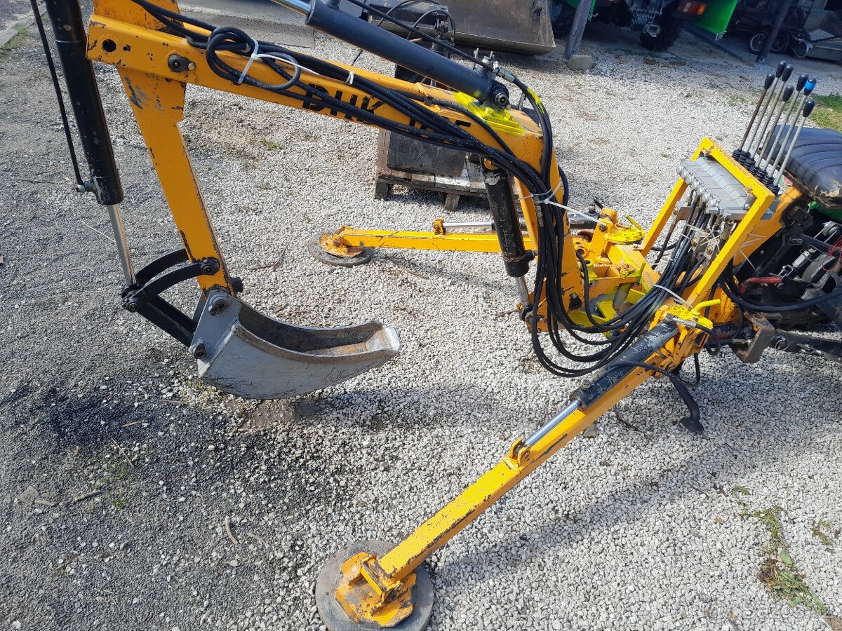 Prodam bagr za malotraktor