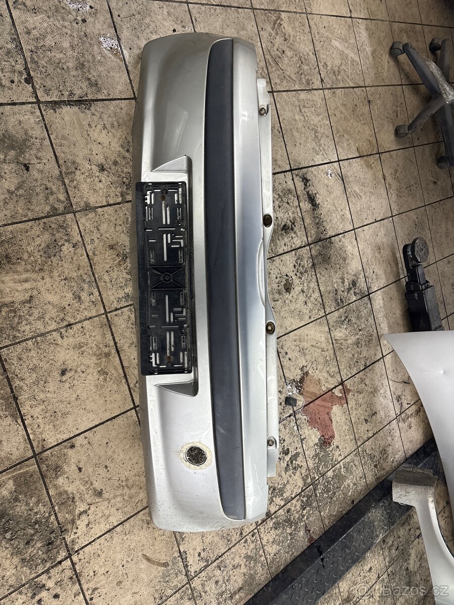 Fiat punto 2 zadní narazní