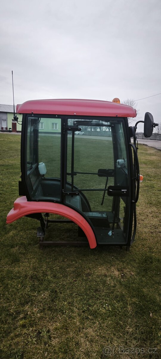 Kabina na traktor