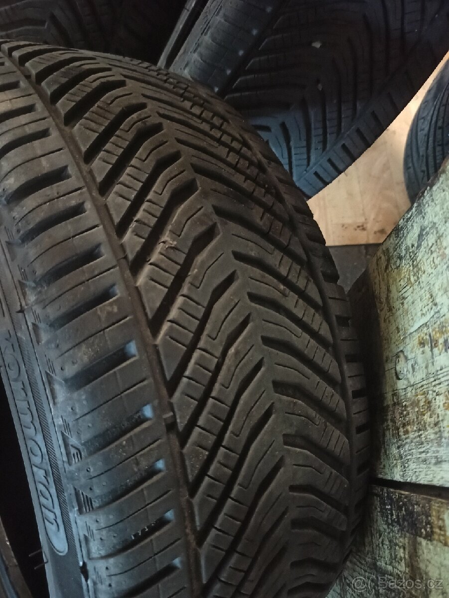 Pneumatiky 245/45 R 18,celoroční