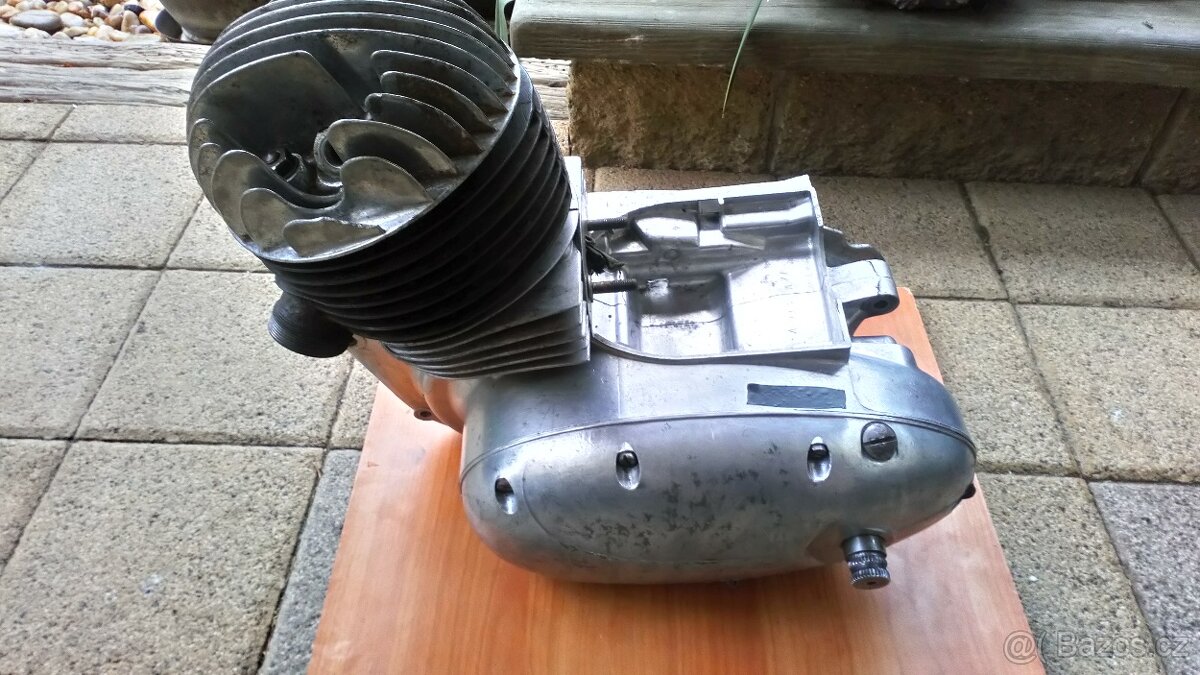 Motor ČZ 175