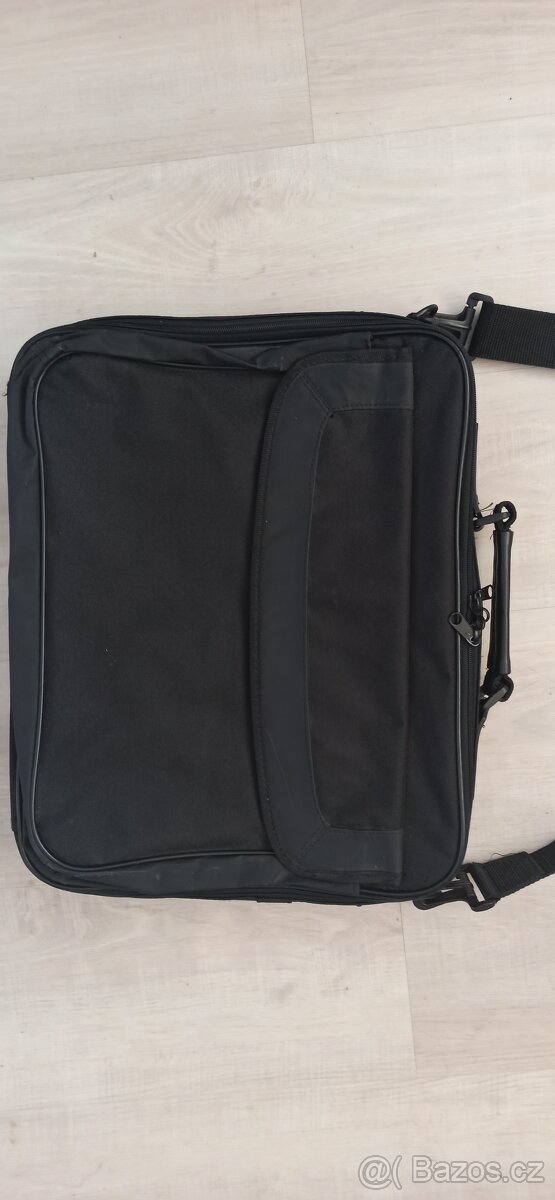 Brašna na notebook Targus.