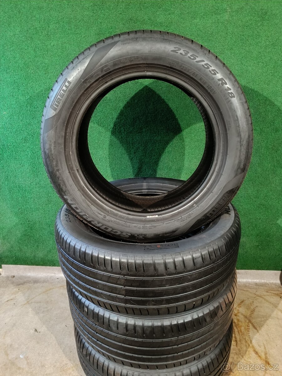 4ks letni 235/55/18 pirelli