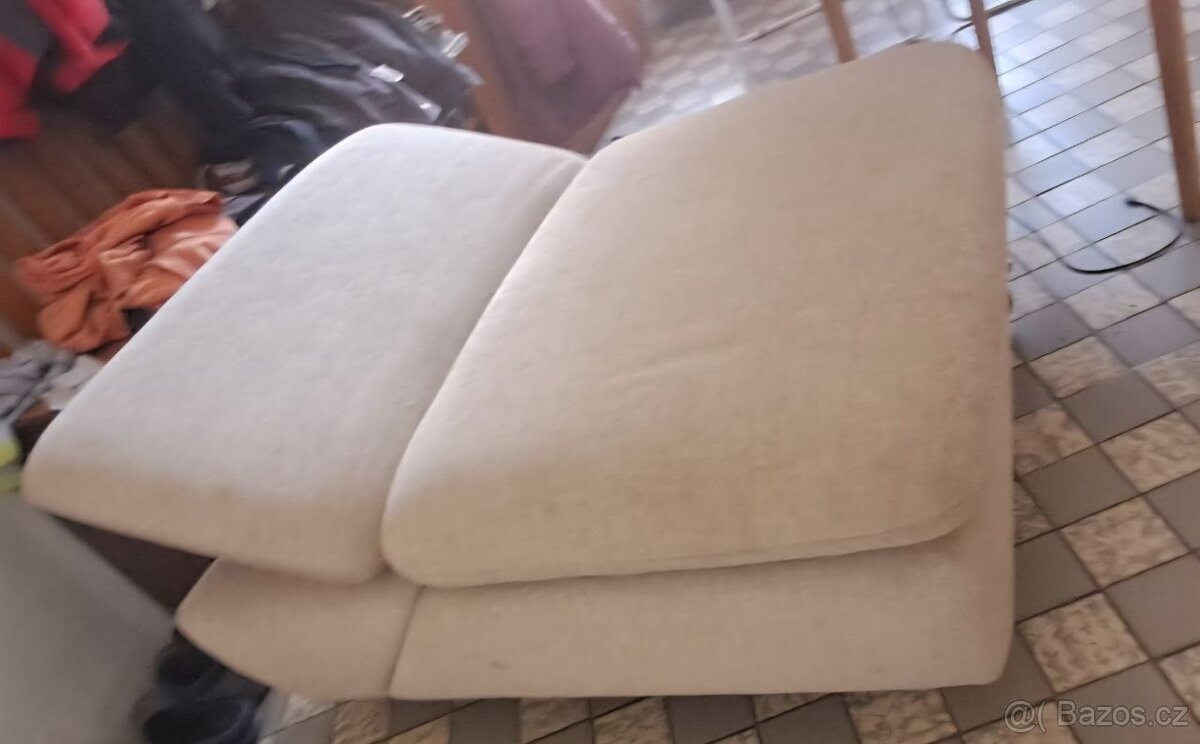 Rohová sedací souprava ve tvaru L