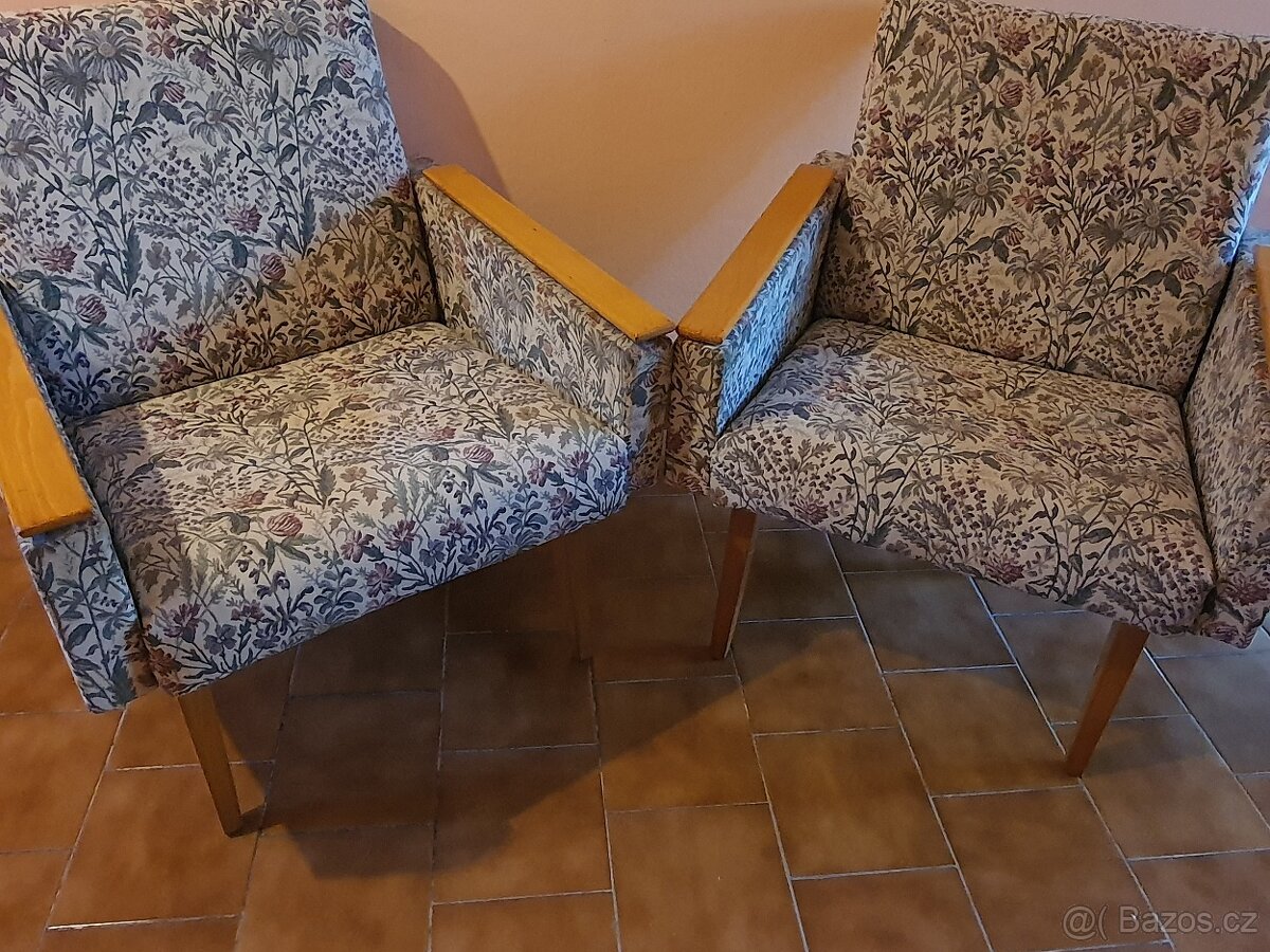 Retro sada křesílek v moc hezkém stavu