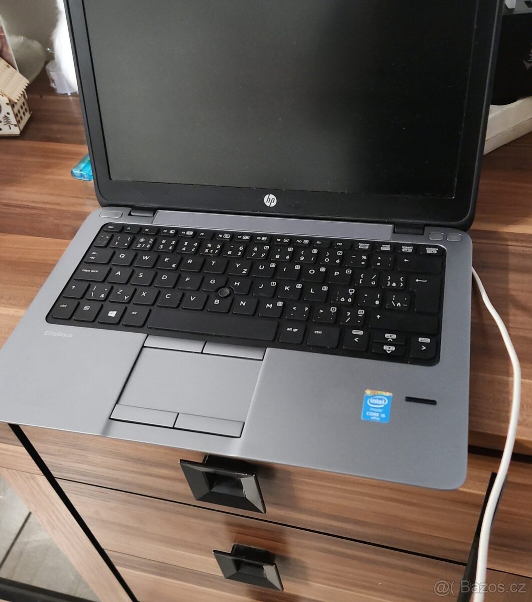 HP 820 i5