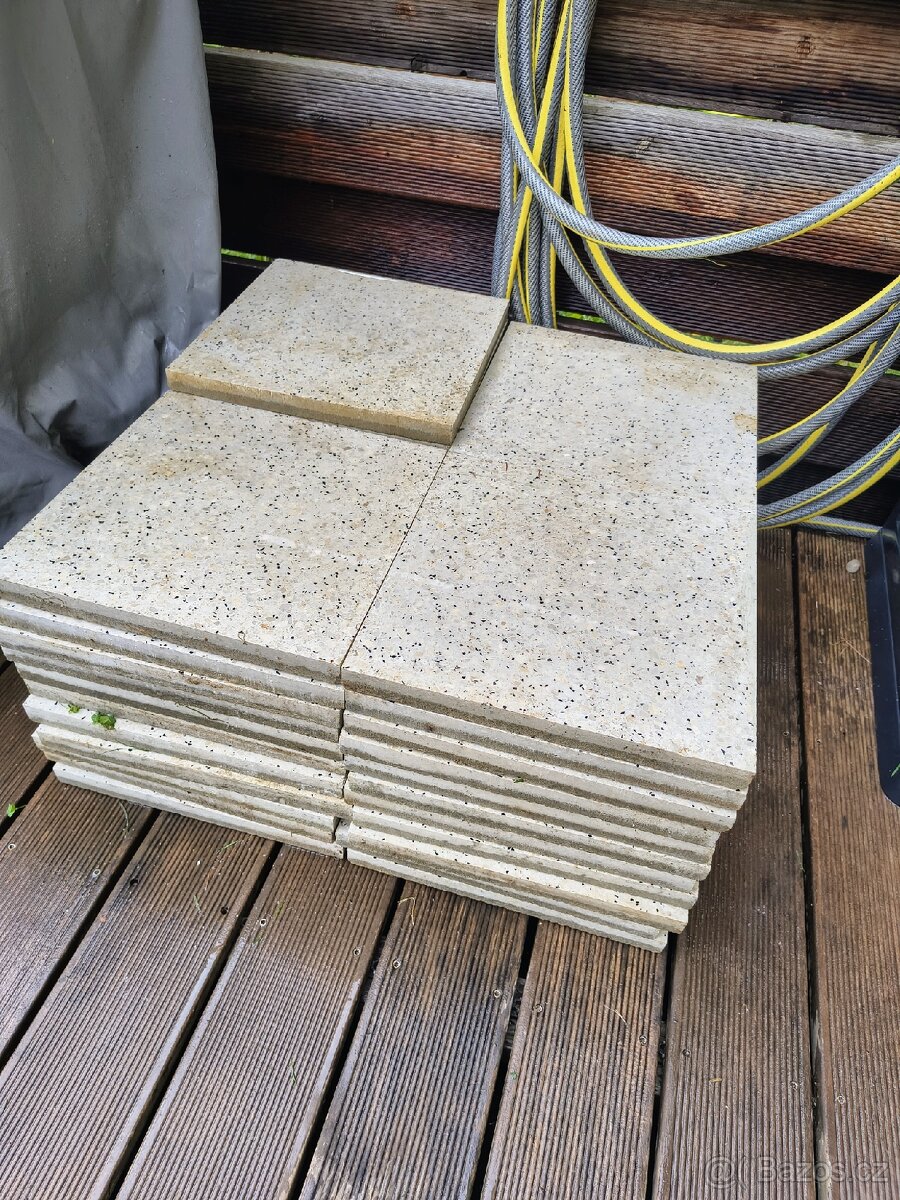 Terasová dlažba 30x30 cm