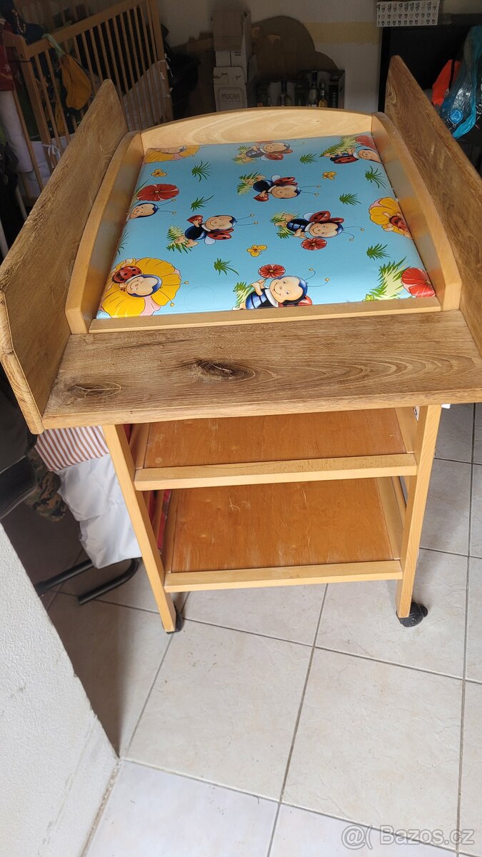 Přebalovací pult