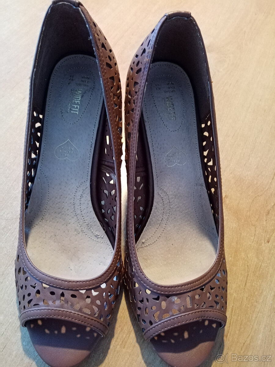 Kožené lodičky č. 42 na vysokém podpatku