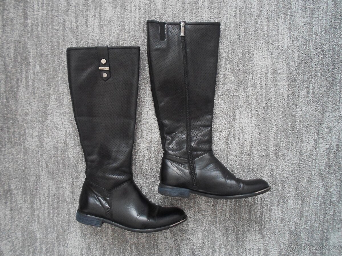 Černé kožené boty kozačky Carini - 39