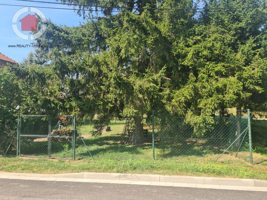 Prodej stavebního pozemku v obci Louka (HO), 389 m2