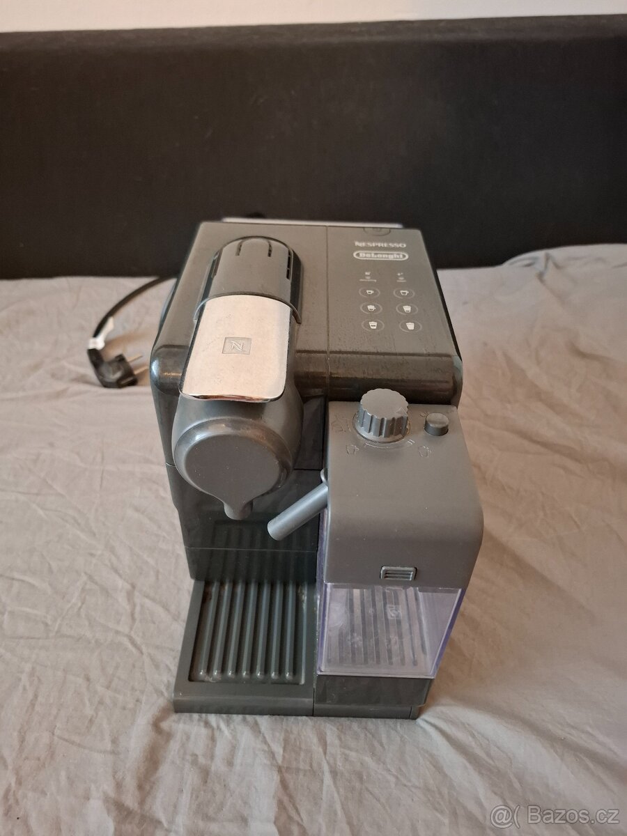 De'Longhi Nespresso Lattissima