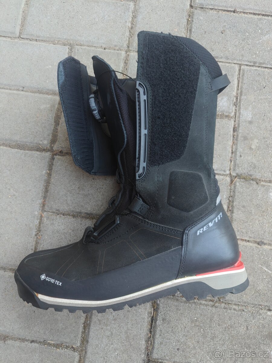 Boty na motorku Revit