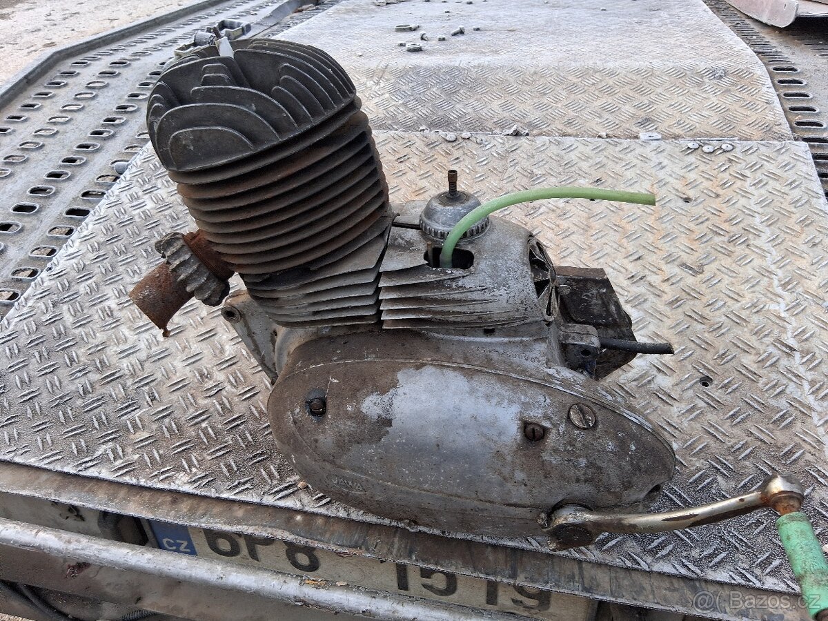 Jawa 250 kyvacka 353 motor