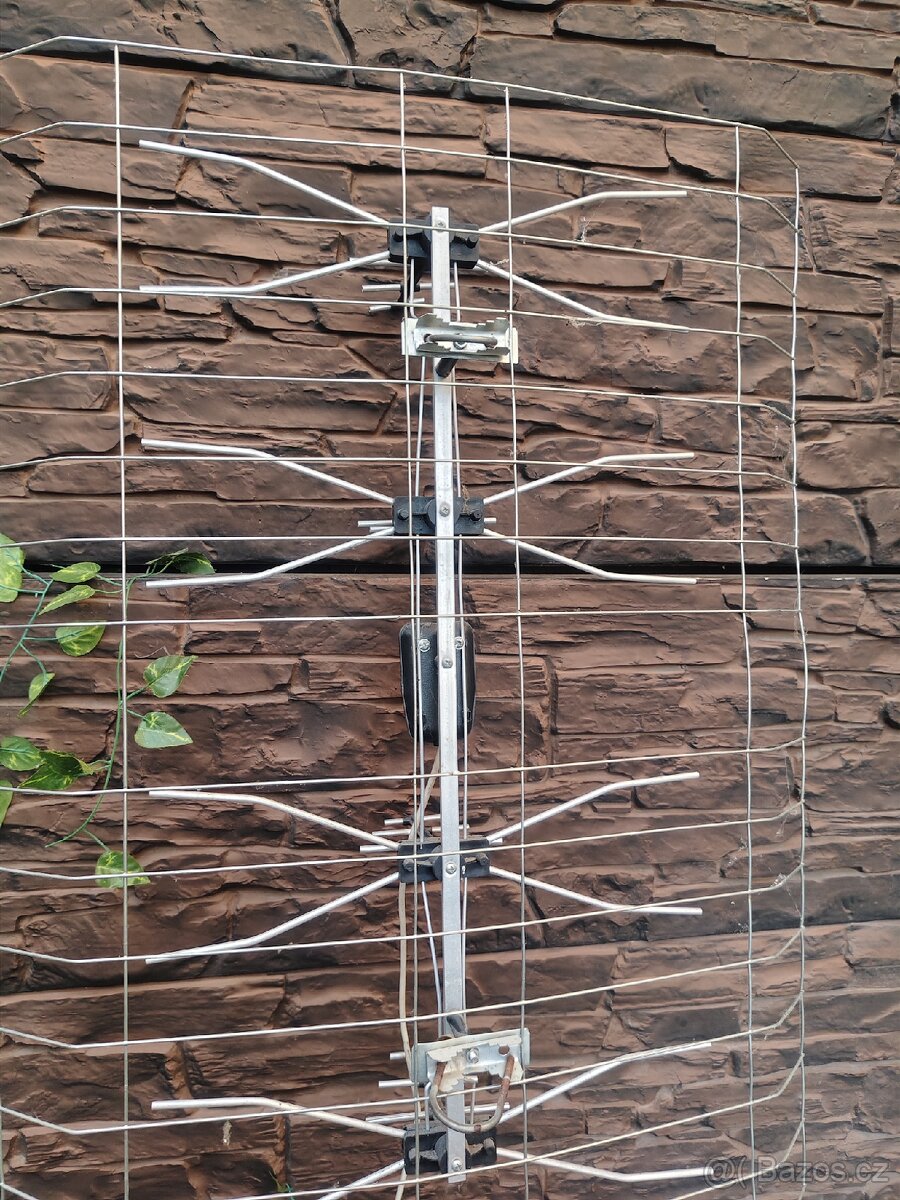 Anténa dům chata pergola chalupa