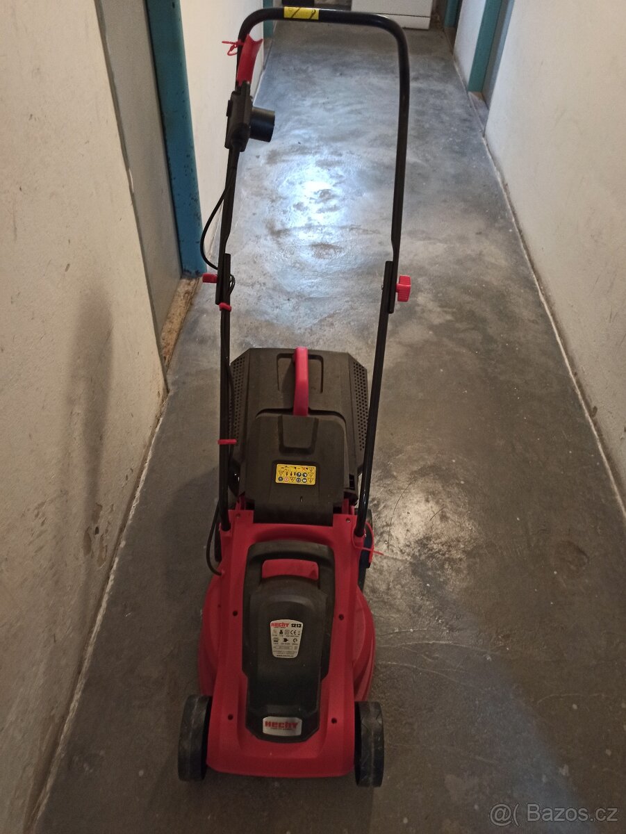 ELEKTRICKÁ SEKAČKA HECHT 1213