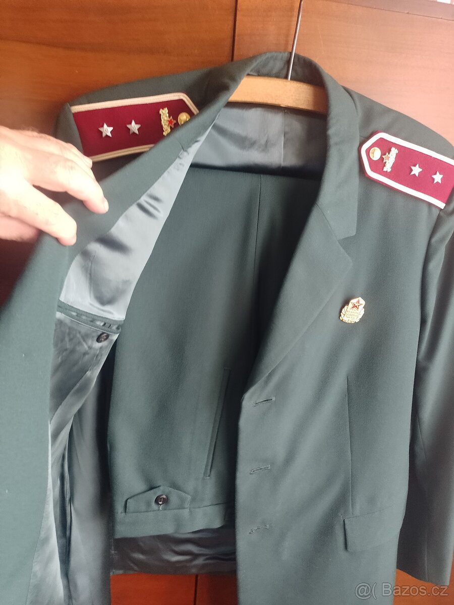 Vycházková uniforma