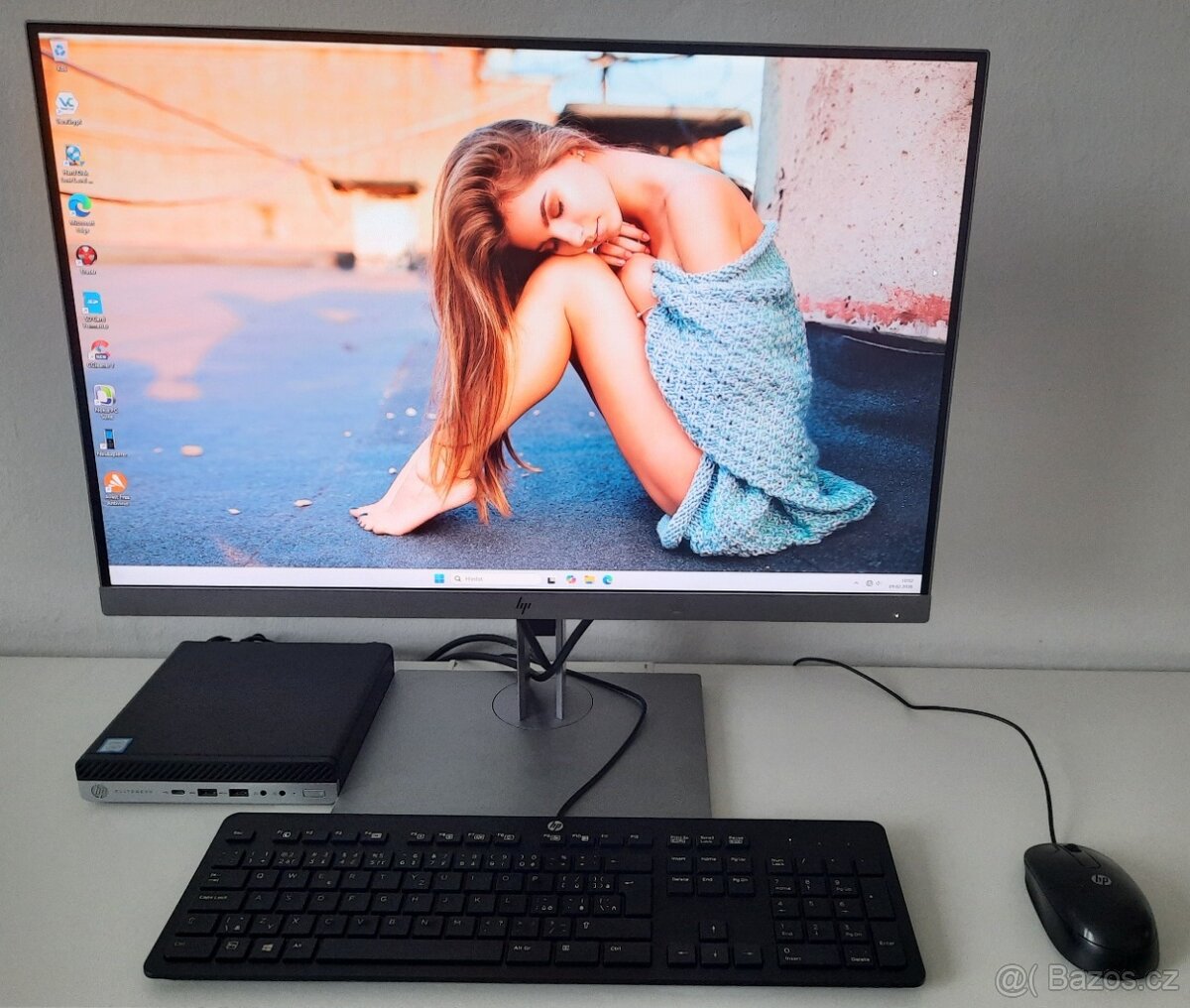 Monitor HP 24", klávesnice, myš