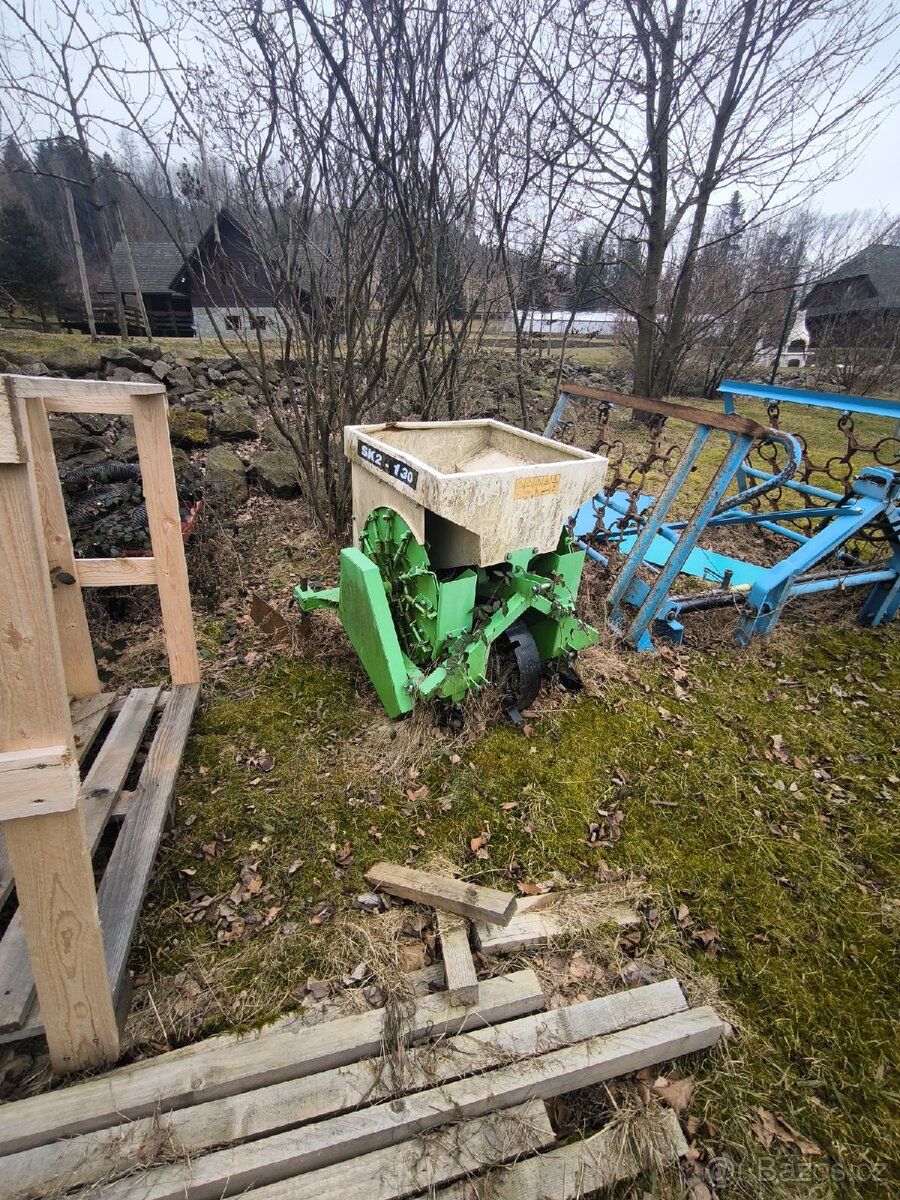 dvouřádkový sazeč brambor SK2-130