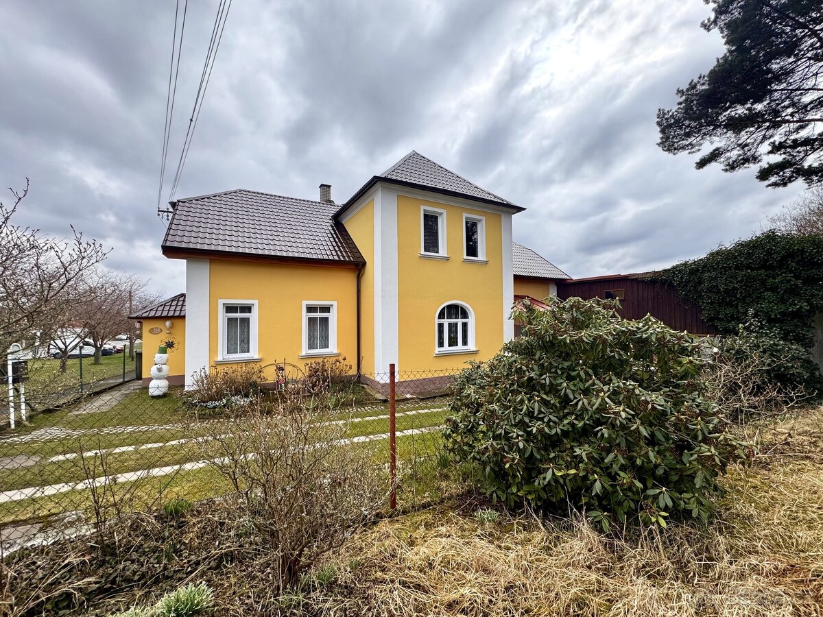 Bytová jednotka v RD s kolnou, skleníkem a zahradou  720  m2