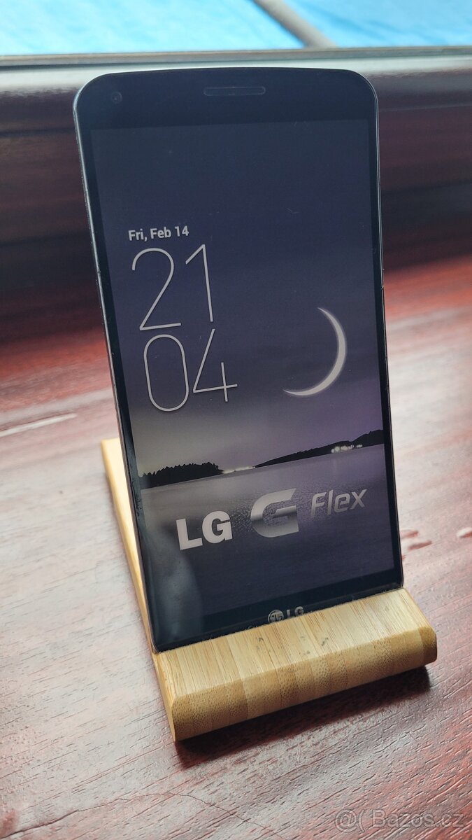 LG GFlex - MAKETA