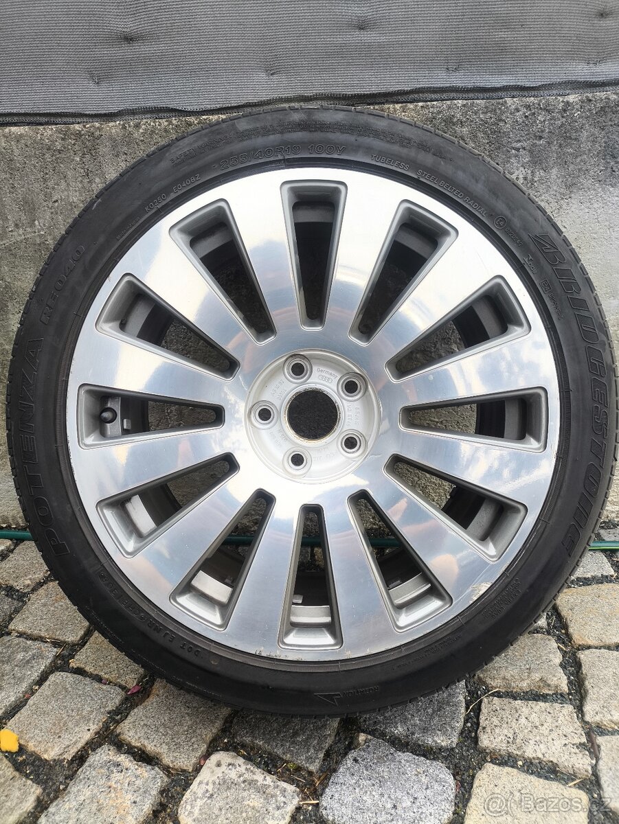 ALU RAFEK kolo AUDI A8 R19 5x112 8,5J ET45