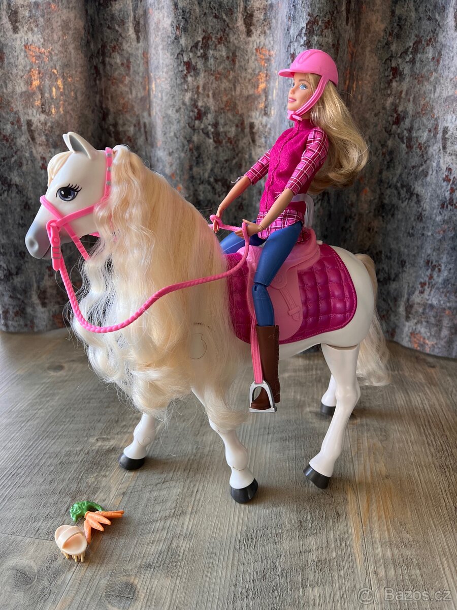 Barbie - chodící kůň snů