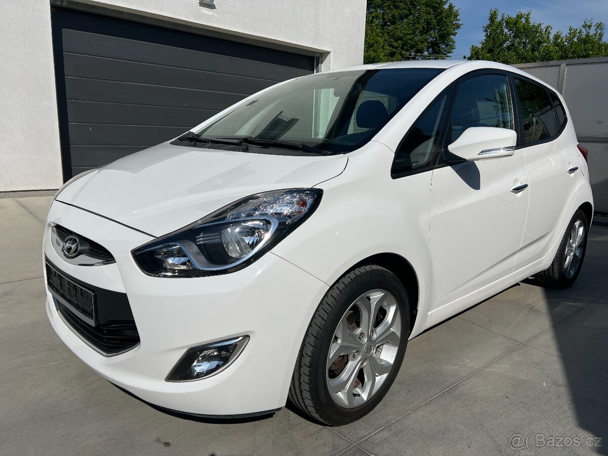 HYUNDAI ix20 1.4i 66 KW 1.MAJ.PDC VYHŘ.SED.2x KOLA 49000km