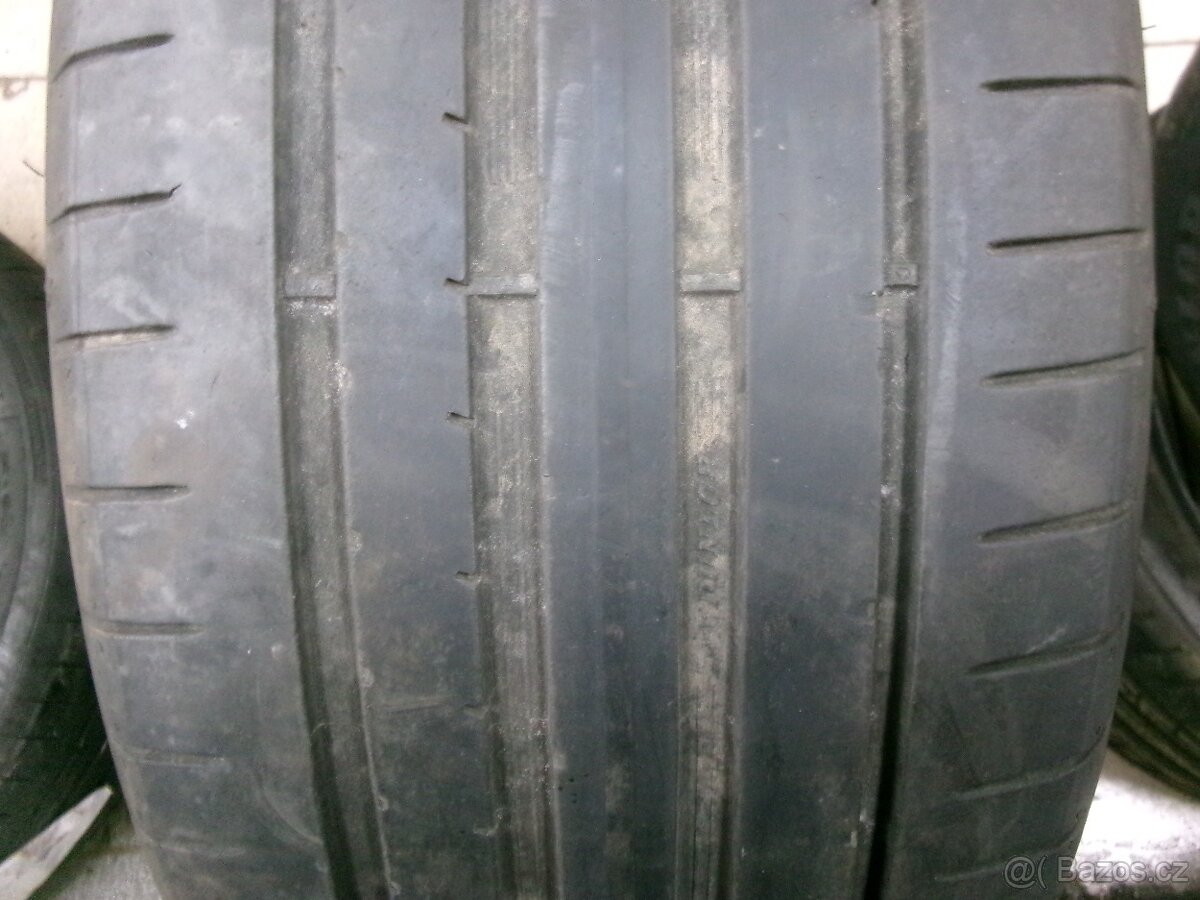 225/40 R18 DUNLOP (cca 4mm) č.15730