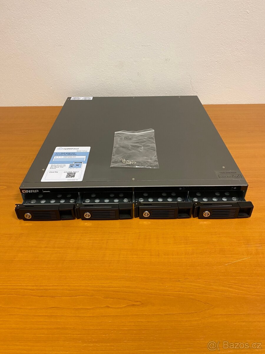 QNAP TS-453U