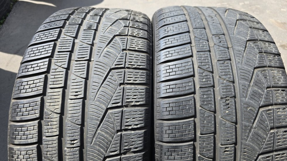 Zimní pneu 265/35/19 Pirelli