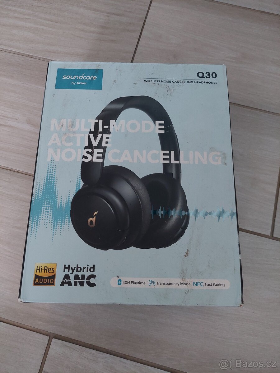 Bezdrátová sluchátka přes uši Soundcore Q30
