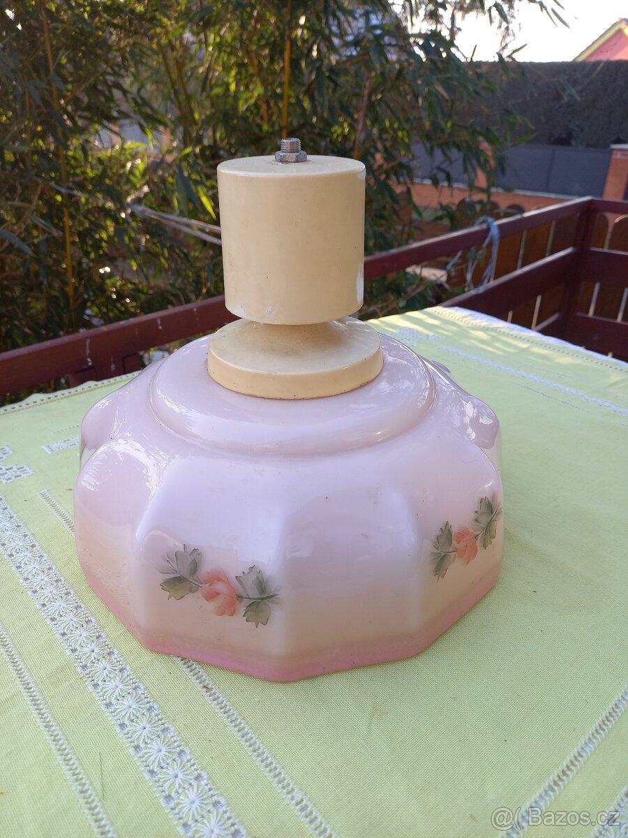 Starodávný porcelánový lustr