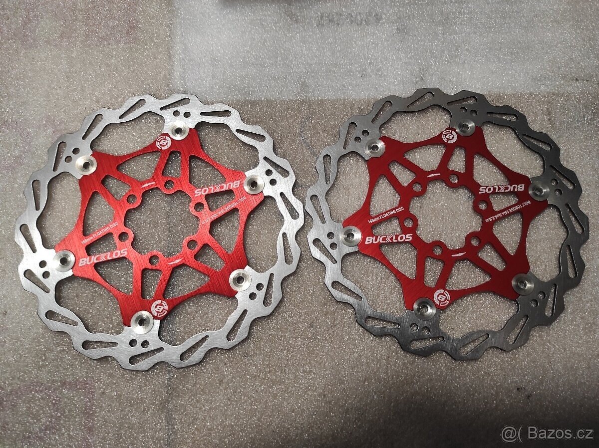 Brzdové kotouče uchycení 6der a C.L. maticí.