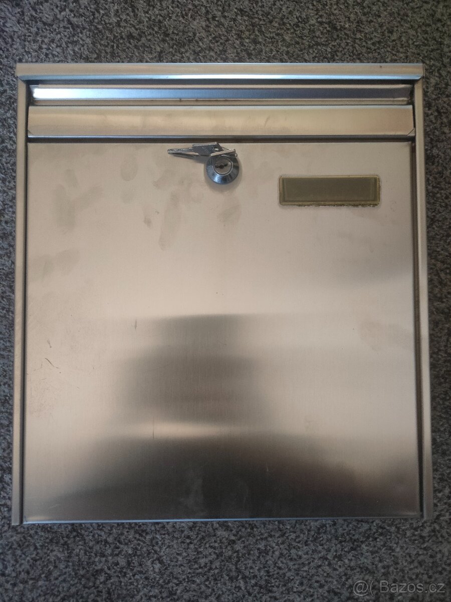 Nerezová poštovní schránka