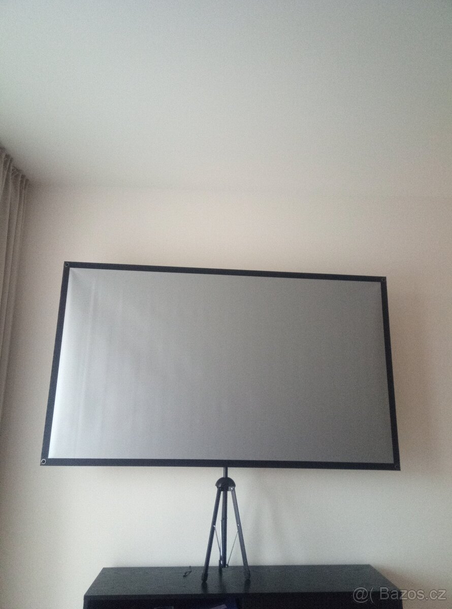 80palcové projekční plátno 16:9 se stojanem a krytem