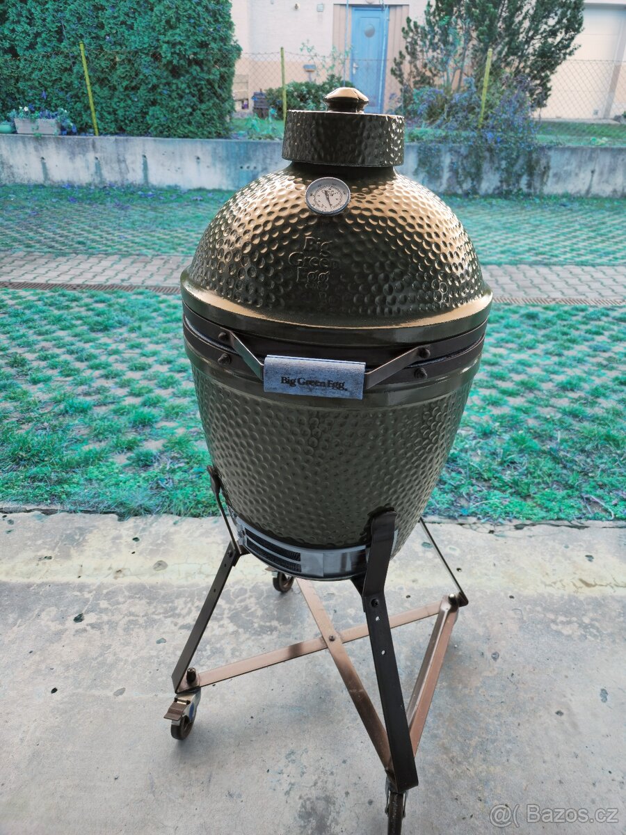 Big Green Egg M