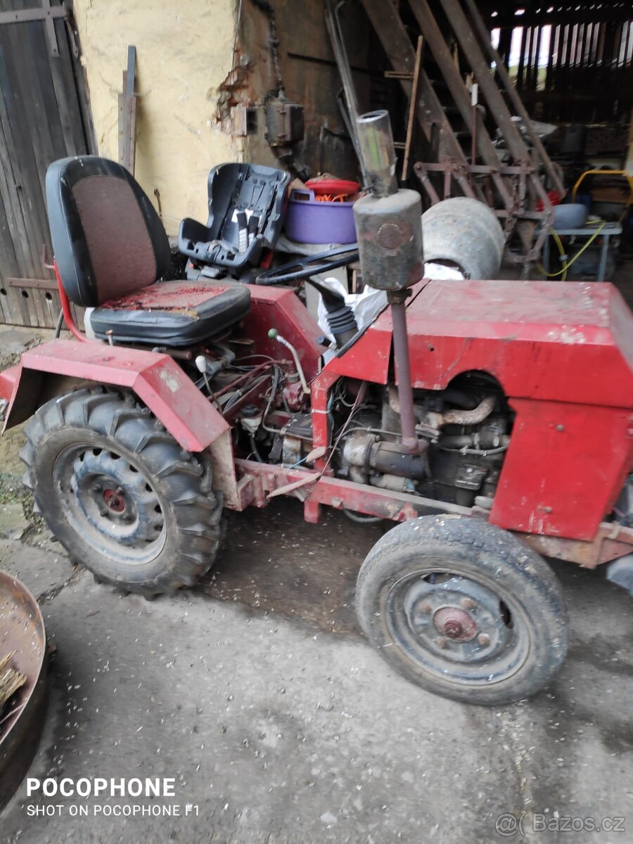 Prodám traktůrek